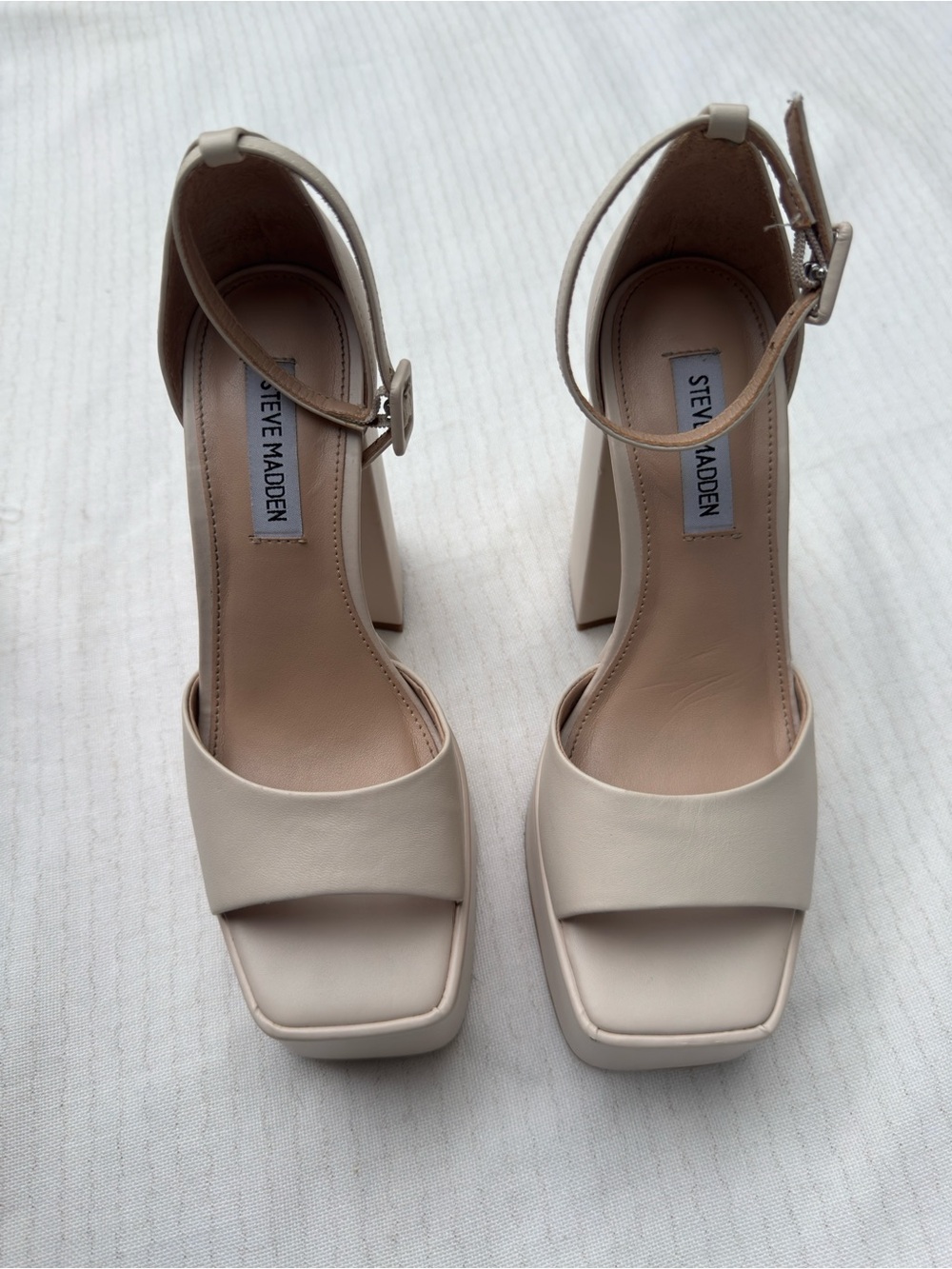 Steve Madden Kymmee Platform Pumps - Picture 3 of 10